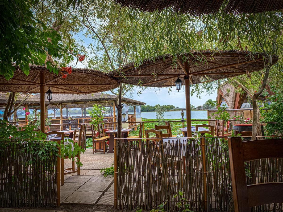 Hotel Insula Нептун Екстериор снимка