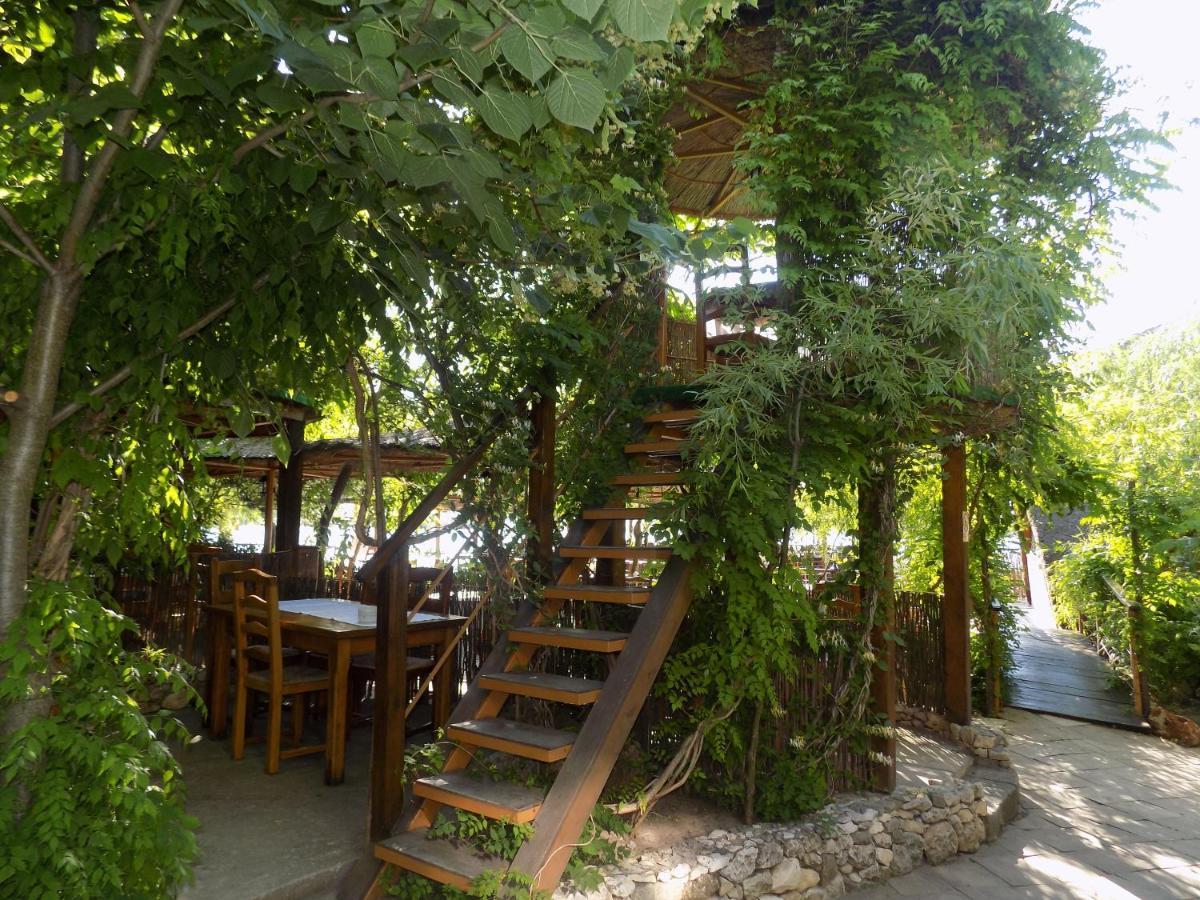 Hotel Insula Нептун Екстериор снимка