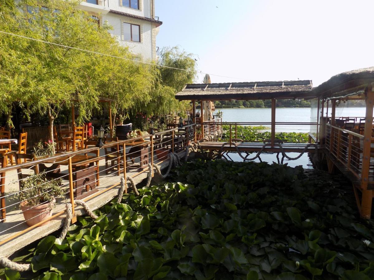 Hotel Insula Нептун Екстериор снимка
