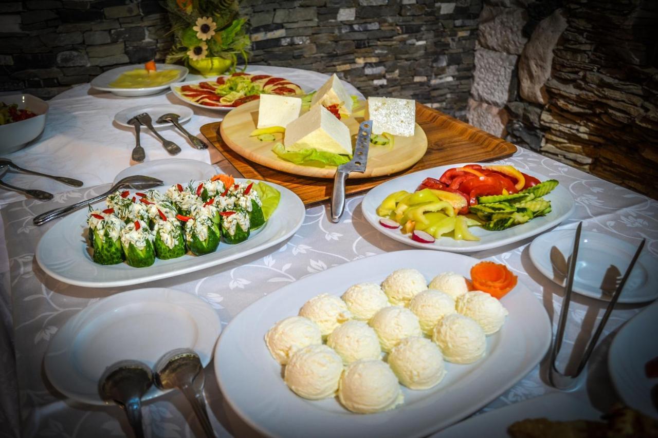 Hotel Insula Нептун Екстериор снимка