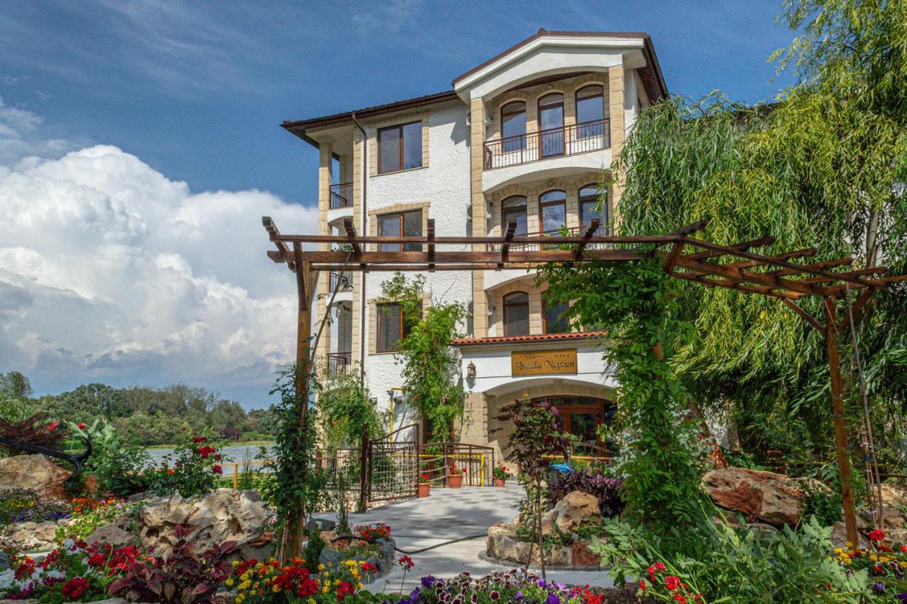 Hotel Insula Нептун Екстериор снимка