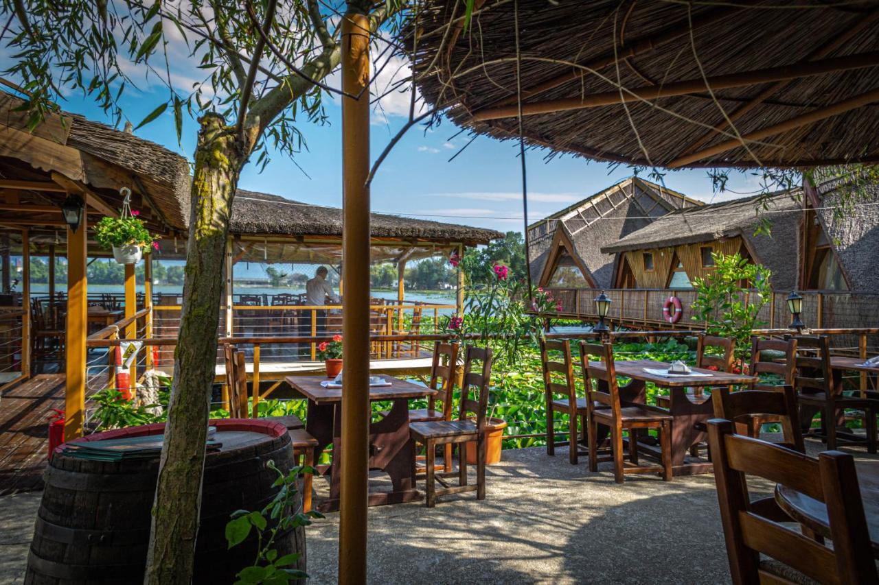 Hotel Insula Нептун Екстериор снимка