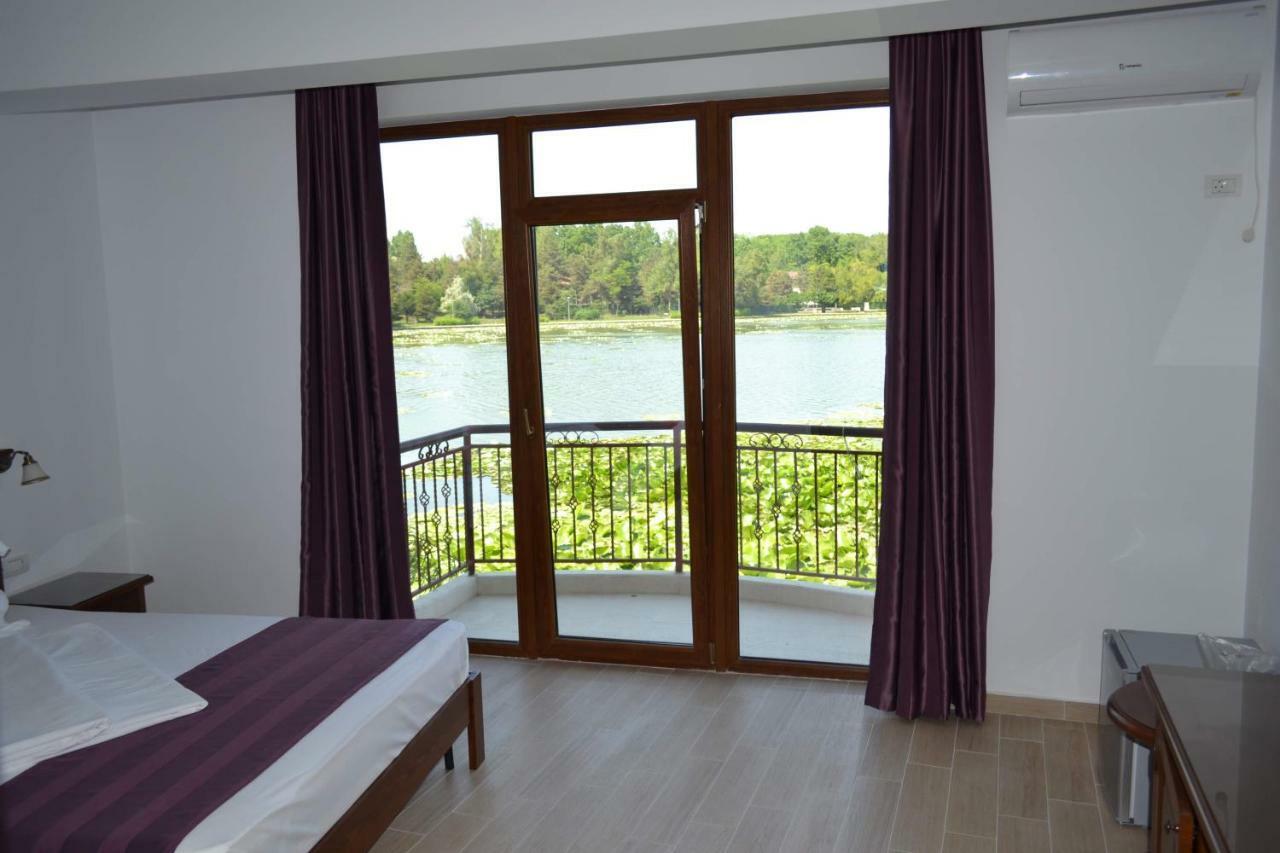 Hotel Insula Нептун Екстериор снимка