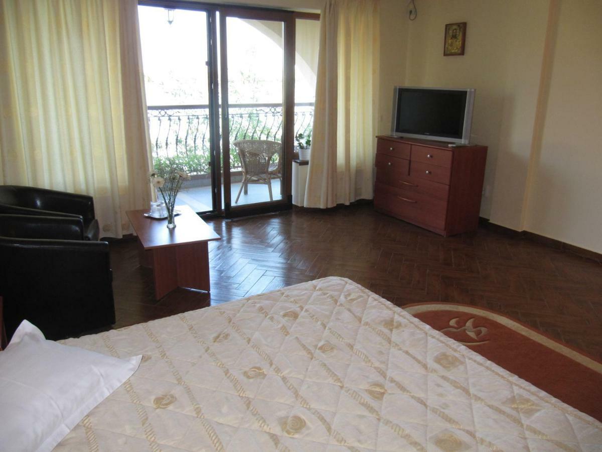 Hotel Insula Нептун Екстериор снимка